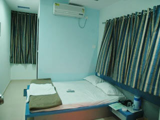 Hotel Relish Vadodara Eksteriør billede